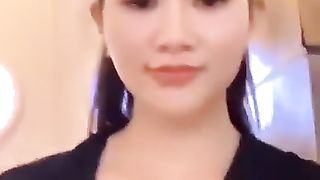 Gái Xinh Uplive Livestream Khoe Hàng