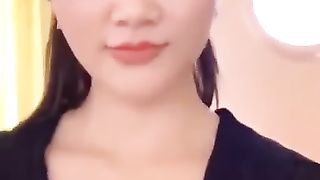 Gái Xinh Uplive Livestream Khoe Hàng