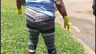 My Auntie wit big tits caught bending