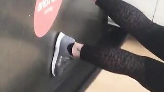 Milf Ass & PAWG Milf in yoga pants