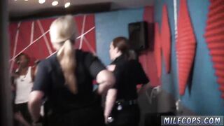 Blonde milf seduces neighbor Raw video seizes officer nailing a deadbeat