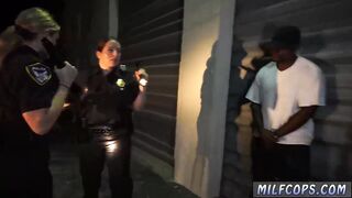 Blonde milf seduces neighbor Raw video seizes officer nailing a deadbeat