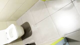 Horny girl decided to mastubate at the airport toilet - Jasmine SweetArabic