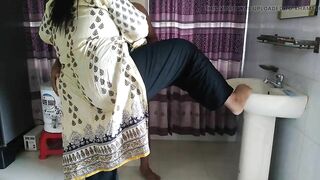 45 Year Old Neighbor Aunty Seduced Me By Seeing Her Big Ass While Combing Her Hair - Indian Desi Sex (Bbw)