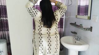 45 Year Old Neighbor Aunty Seduced Me By Seeing Her Big Ass While Combing Her Hair - Indian Desi Sex (Bbw)