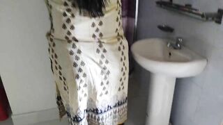 45 Year Old Neighbor Aunty Seduced Me By Seeing Her Big Ass While Combing Her Hair - Indian Desi Sex (Bbw)