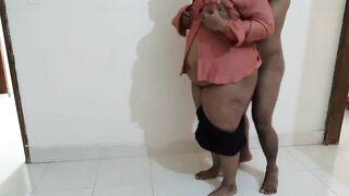 Chori Chori Deka Raha Tha Horny Hue - Indian Supper Hot Aunty Fucked By Driver in bed room