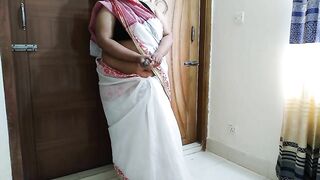 Indian Desi stepmom Mera Bada Lund Chahta Hai - Jab Papa Ghar Par Nahi Hote To Maa Mujhe Bulate Hai Aur Jabardast Choda