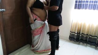 Indian Desi stepmom Mera Bada Lund Chahta Hai - Jab Papa Ghar Par Nahi Hote To Maa Mujhe Bulate Hai Aur Jabardast Choda