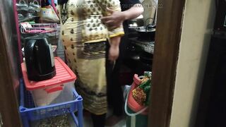 (Kitchen Ne Jabardast Meri Chudai) Neighbor Fucks Tamil Muslim Hot Aunty While Cooking - Indian Sex