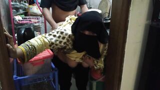 (Kitchen Ne Jabardast Meri Chudai) Neighbor Fucks Tamil Muslim Hot Aunty While Cooking - Indian Sex