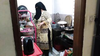 (Kitchen Ne Jabardast Meri Chudai) Neighbor Fucks Tamil Muslim Hot Aunty While Cooking - Indian Sex