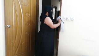 (Hot and Dirty Hijab Aunty Ko Choda) Indian hot aunty fucked by neighbor while cleaning house - Clear Hindi Audio