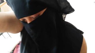 (Hot and Dirty Hijab Aunty Ko Choda) Indian hot aunty fucked by neighbor while cleaning house - Clear Hindi Audio