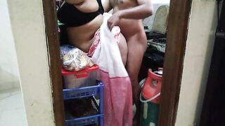 (Tamil Maid Ki Jabardast Chudai malik) Indian Maid Fucked by the owner while cooking in kitchen - Huge Ass Cum