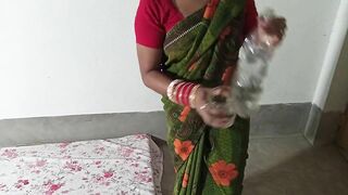 Indian Bengali bhabhi ne Flipcart delivery boy se apni Choot marwayi