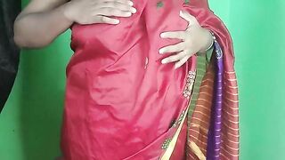 Desi bhabi Sruti massage her body with oils and boobs fuck with cucumber