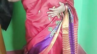 Sexy mom Sneha massage her body with oils and twerking ass