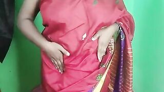 Sexy mom Sneha massage her body with oils and twerking ass