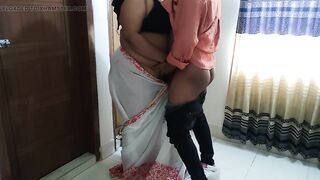 (35 sal Priya Bhabhi Ko chudai Jabardast) ghar jhado lagane ka samay - painful sex