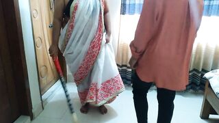 Desi Saas Ko Mast Chudai - Fuck Indian mother-in-law while sweeping house (Priya Chatterjee) Hindi Clear Audio