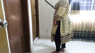 Desi Stepmom fucked by Stepson while sweeping Room - Huge Ass Cum (Family Strokes)