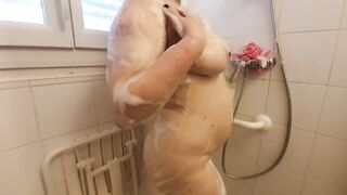 Chubby MILF Amy Leaf - Shower