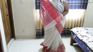 Indian sexy bhabhi (priya chatterjee) gets fucked while wearing saree - Desi Homemade