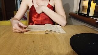 Crazy MILF masturbates her pussy and reads a book. HOT MOM!