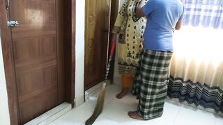 Sasur ji fucked Desi newly married Bahu when she was sweeping - Indian Jabardasti Anal Chudai (Huge Ass Fuck & cum out)