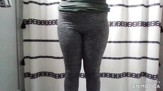 I just can't resist wetting my leggings