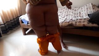 Hot Priya Aunty kam wali ke sath kya Kand - Priya aunty fucked a guy while he was masturbating (Indian sex)