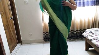 (Indian Aunty ki Jabardasti Chudai) Desi Super hot Sudipa Aunty Fucked by neighbor while wearing Saree - Huge Fuck & cum