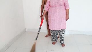 Desi Hot maid ko mast coda malik ke Beta aur unki Gand phada diya - destroyed her Big ass & Huge Cum Inside (Tamil Sex)