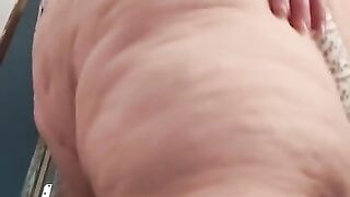 Ssbbw shaking her delicious hot sexy body ????