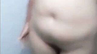 Telugu ammayi dirty talking natural boobs pussy show in video