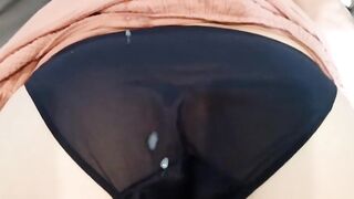 Cumshot on wife's big ass