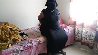 Indonesian widow 55-year-old Muslim aunty tied her hands & fucked her wet Pussy - Jabardasti fuck & Give Some behind