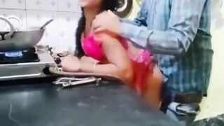 Bhabhi ko kutiya bnakar choda kitchen me