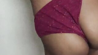 Sexy bhabi ki mast moti gaand ....slut wife showing big boobs and ass