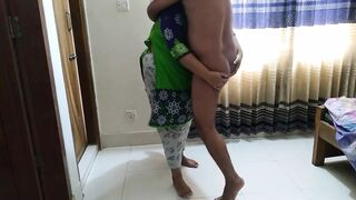 Indian Desi Hot badi Dudh wali Maid ko Malik ne jor Jabardasti chudai aur uska pani nikal de - Huge cumshot & rough fuck