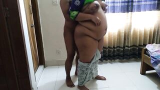 Indian Desi Hot badi Dudh wali Maid ko Malik ne jor Jabardasti chudai aur uska pani nikal de - Huge cumshot & rough fuck