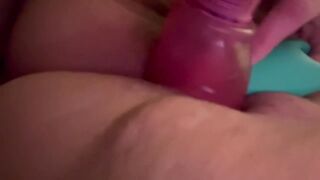 Mature GF makes juicy pussy cum with big dildo