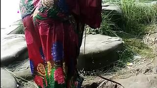 My fat wife He is take a shower in river