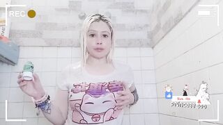 ???????? Wet t-shirt with candy in the shower ????????