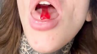 Your giantess Ashley seduces you and eats gummies