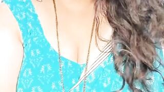 Horny Desi Indian housewife Aunty nude video