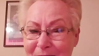 Dildo Fucking Granny Loves to Be Fucked