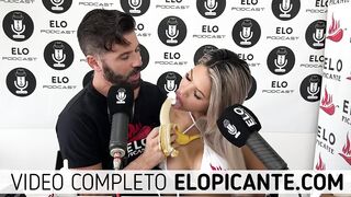 KAREN JAZMIN MUESTRA EL CULO EN EL CUARTO PICANTE CON ELO PODCAST