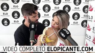 KAREN JAZMIN MUESTRA EL CULO EN EL CUARTO PICANTE CON ELO PODCAST